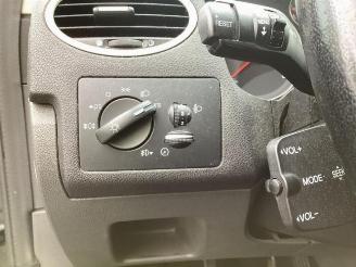 Ford Focus Focus 2 Wagon, Combi, 2004 / 2012 1.6 Ti-VCT 16V picture 19