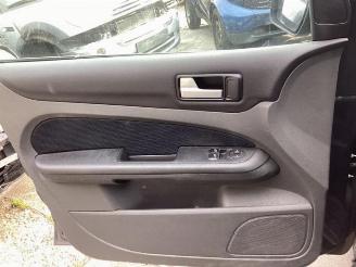 Ford Focus Focus 2 Wagon, Combi, 2004 / 2012 1.6 Ti-VCT 16V picture 13