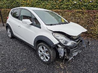 Schadeauto Hyundai Ix20 1.4i i-Motion Cross 2015/2