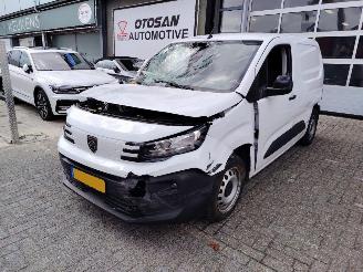 skadebil auto Peugeot Partner  2024/8