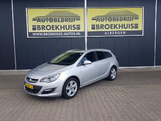 Coche accidentado Opel Astra Sports Tourer 1.6 CDTi Cosmo 2014/9