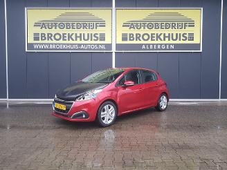 Vrakbiler auto Peugeot 208 1.2 PureTech Signature 2019/3