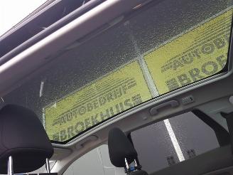 Peugeot 308 SW 1.2 PureTech Blue Lease Executive picture 26