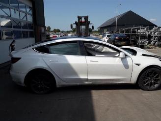 Tesla Model 3 Model 3, Sedan, 2017 Long Range AWD 75 kWh picture 8