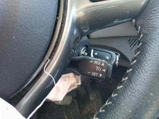 Toyota Yaris Yaris III (P13), Hatchback, 2010 / 2020 1.5 16V Hybrid picture 18