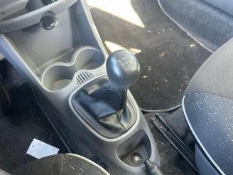Peugeot 107 107, Hatchback, 2005 / 2014 1.0 12V picture 21