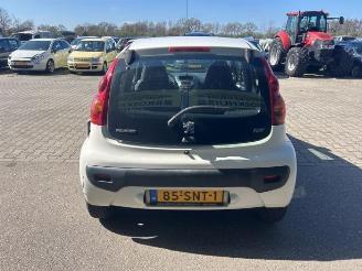 Peugeot 107 107, Hatchback, 2005 / 2014 1.0 12V picture 4
