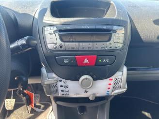 Peugeot 107 107, Hatchback, 2005 / 2014 1.0 12V picture 20