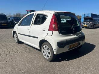 Peugeot 107 107, Hatchback, 2005 / 2014 1.0 12V picture 3