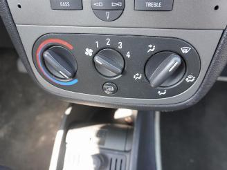 Opel Tigra 1.4 16v picture 6