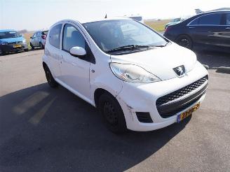 Peugeot 107 1.0 12v picture 4