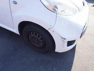 Peugeot 107 1.0 12v picture 5