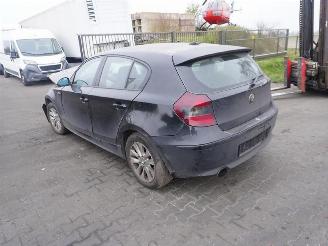 BMW 1-serie 120d picture 2