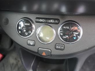 Nissan Note 1.6 16v picture 6