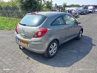 Vrakbiler auto Opel Corsa 1.3 CDTi 2011/5