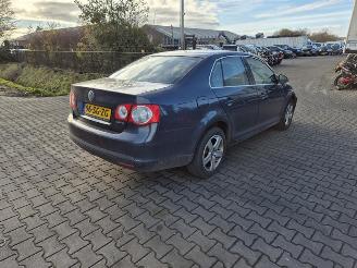 demontáž osobní automobily Volkswagen Jetta 2.0 FSi 2006/1
