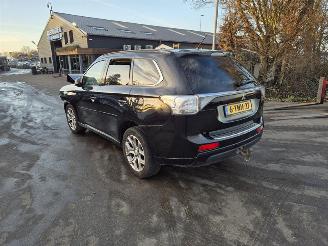 Mitsubishi Outlander 2.0 16v PHEV 4x4 picture 2