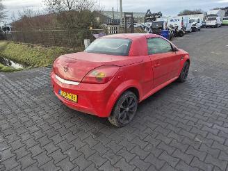 Uttjänta bilar auto Opel Tigra twin Top 1.4 2004/6