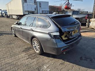 BMW 3-serie 320d Touring picture 2