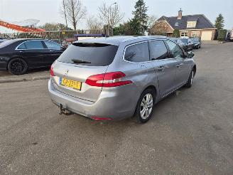 Peugeot 308 SW 1.2 12v picture 1