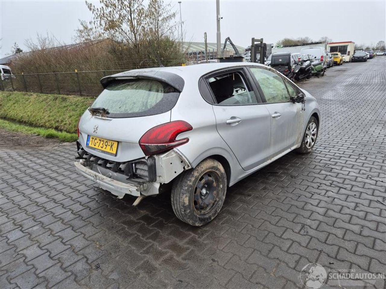 Peugeot 208 1.2 12v