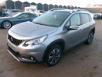 Schadeauto Peugeot 2008 1.2 Allure 2019/10