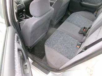 Nissan Primera 1,6 SLX Sedan - Airco picture 23