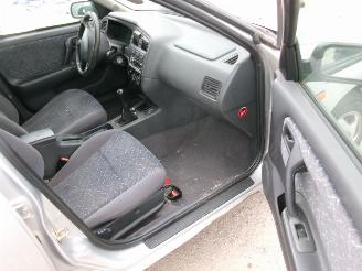Nissan Primera 1,6 SLX Sedan - Airco picture 17