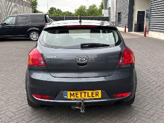 Kia Cee d 1.4 CVVT 16V Hatchback 2Dr Benzine 1.396cc 66kW (90pk) FWD picture 4