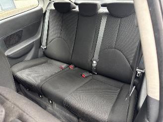 Hyundai Accent 1.4i 16V Hatchback  Benzine 1.399cc 71kW (97pk) FWD picture 10