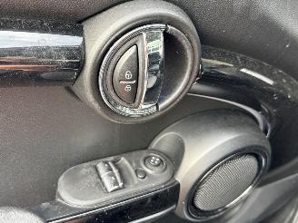 Mini Cooper 1.5 12V Cooper Hatchback 2Dr Benzine 1.499cc 100kW (136pk) FWD picture 24