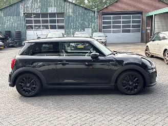 Mini Cooper 1.5 12V Cooper Hatchback 2Dr Benzine 1.499cc 100kW (136pk) FWD picture 6