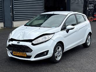 damaged passenger cars Ford Fiesta 1.0 EcoBoost 12V 100 Hatchback  Benzine 998cc 74kW (101pk) FWD 2014/6