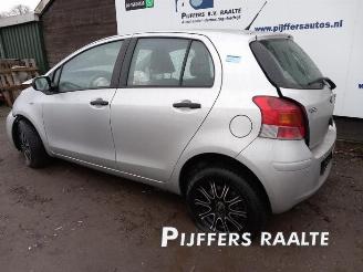 Toyota Yaris Yaris II (P9), Hatchback, 2005 / 2014 1.33 16V Dual VVT-I picture 2