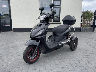 occasion scooters IVA  T3 SCOOTMOBIEL DRIEWIELER 2023/4