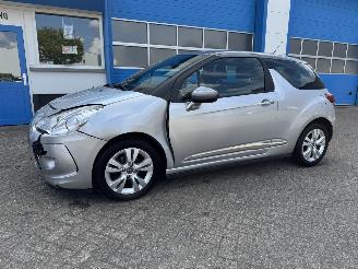 Schadeauto Citroën DS3 1.6 VTI  AUTOMAAT  SO CHIC 2014/10