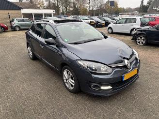 Vaurioauto  passenger cars Renault Mégane 1.2 TCe Limited Pano NAP 2016/6