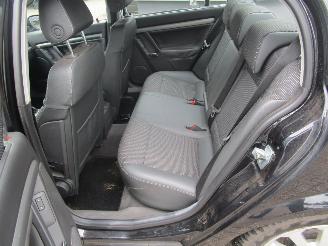 Opel Vectra 2.2-16V Cosmo sedan picture 12