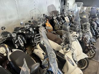 Overige  Partij 50 scooters picture 14