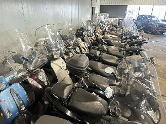 Overige  Partij 50 scooters picture 12