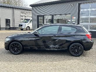 BMW 1-serie 114i 3drs picture 2
