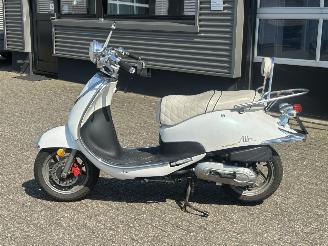 Sym  Allo 50 picture 2