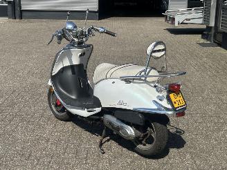 Sym  Allo 50 picture 3