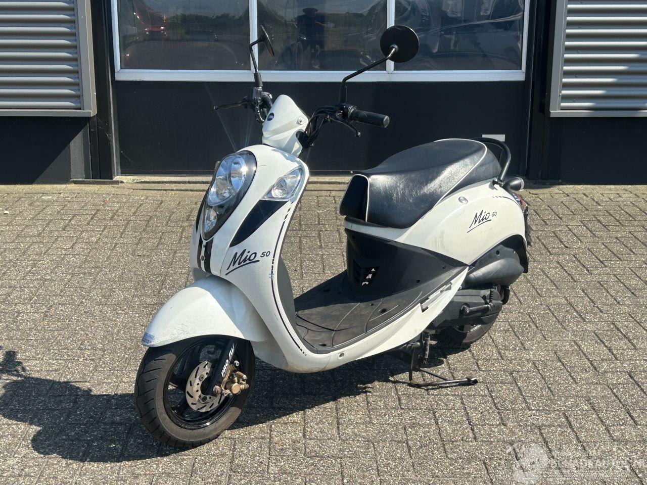 Sym  Mio 50