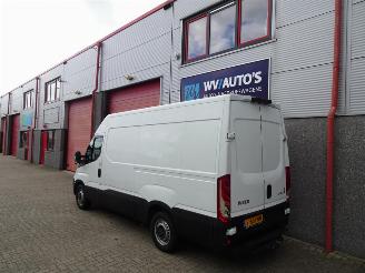 Iveco Daily 35S15V 2.3 352 H2 L 32zits airco 3500kg ahk picture 2