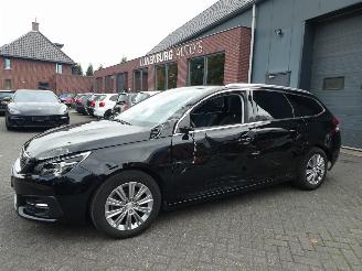 damaged passenger cars Peugeot 308 SW 1.2 96KW Blue Lease Premium PANORAMA CLIMA NAVI 2020/4