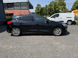 Ford Focus 1.0 EcoBoost Titanium Business picture 6