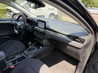 Ford Focus 1.0 EcoBoost Titanium Business picture 18
