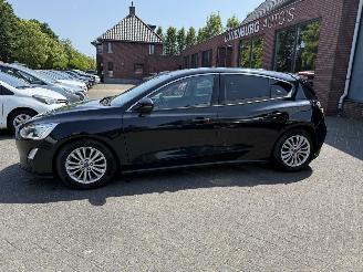 Ford Focus 1.0 EcoBoost Titanium Business picture 2