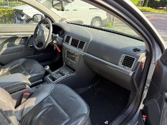 Opel Vectra 1.8-16V Executive picture 14